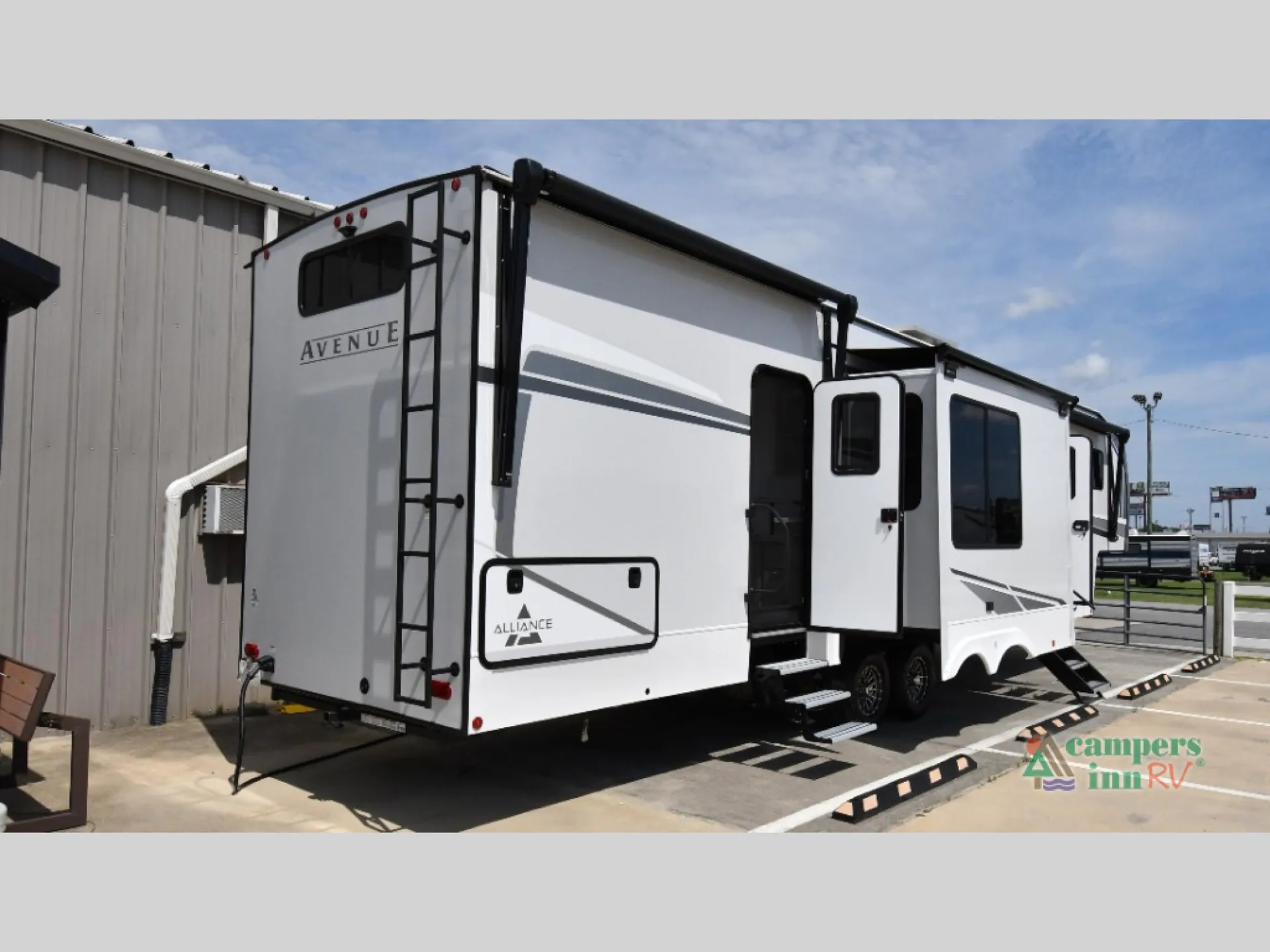 2025 Alliance RV Avenue 38DBL - Photo 4