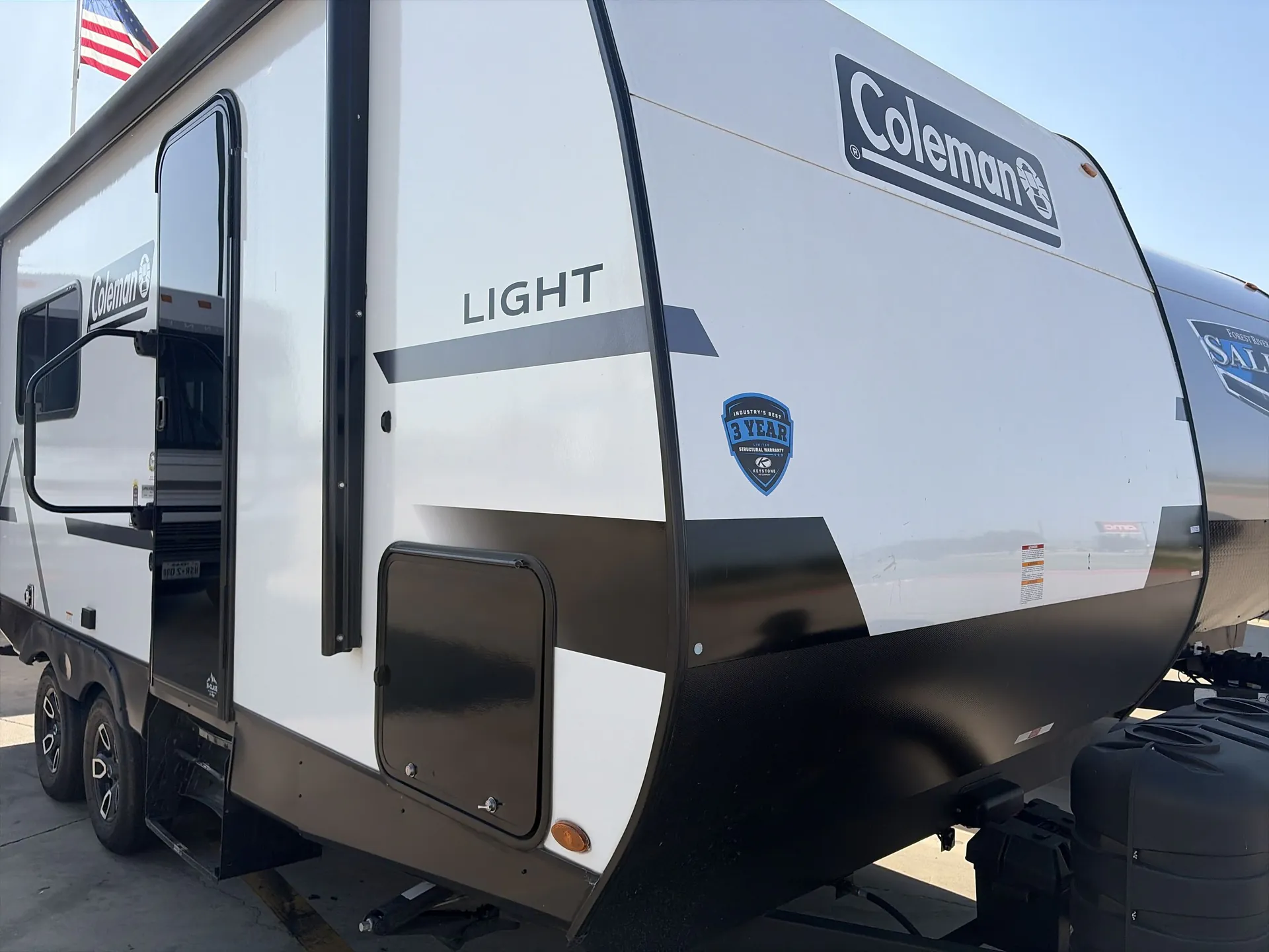 2025 Keystone Coleman Light 18RX - Photo 2
