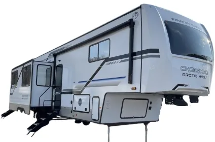 Forest River Cherokee Arctic Wolf 331BH exterior