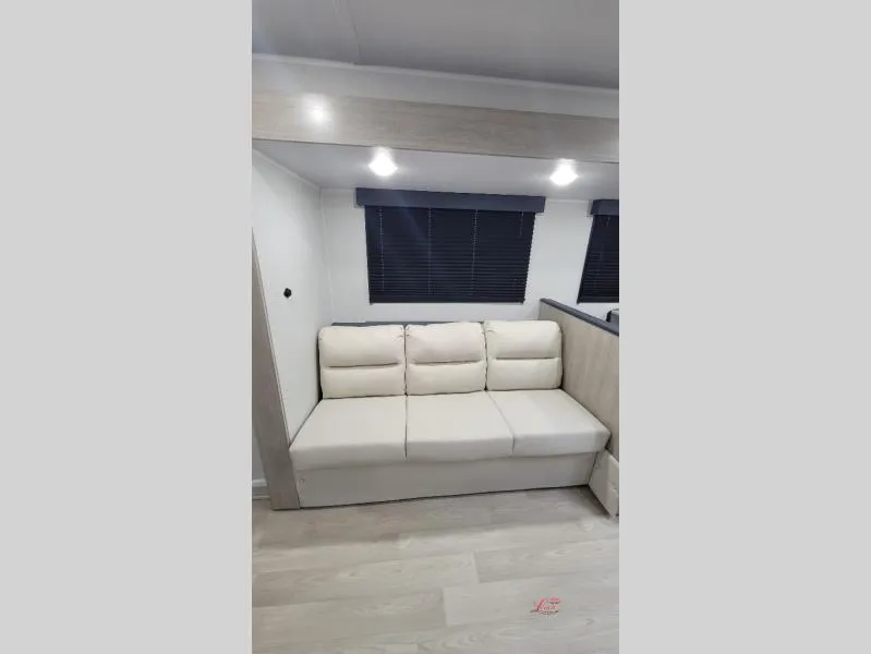 2026 East to West Acclaim 2600RB - Photo 3