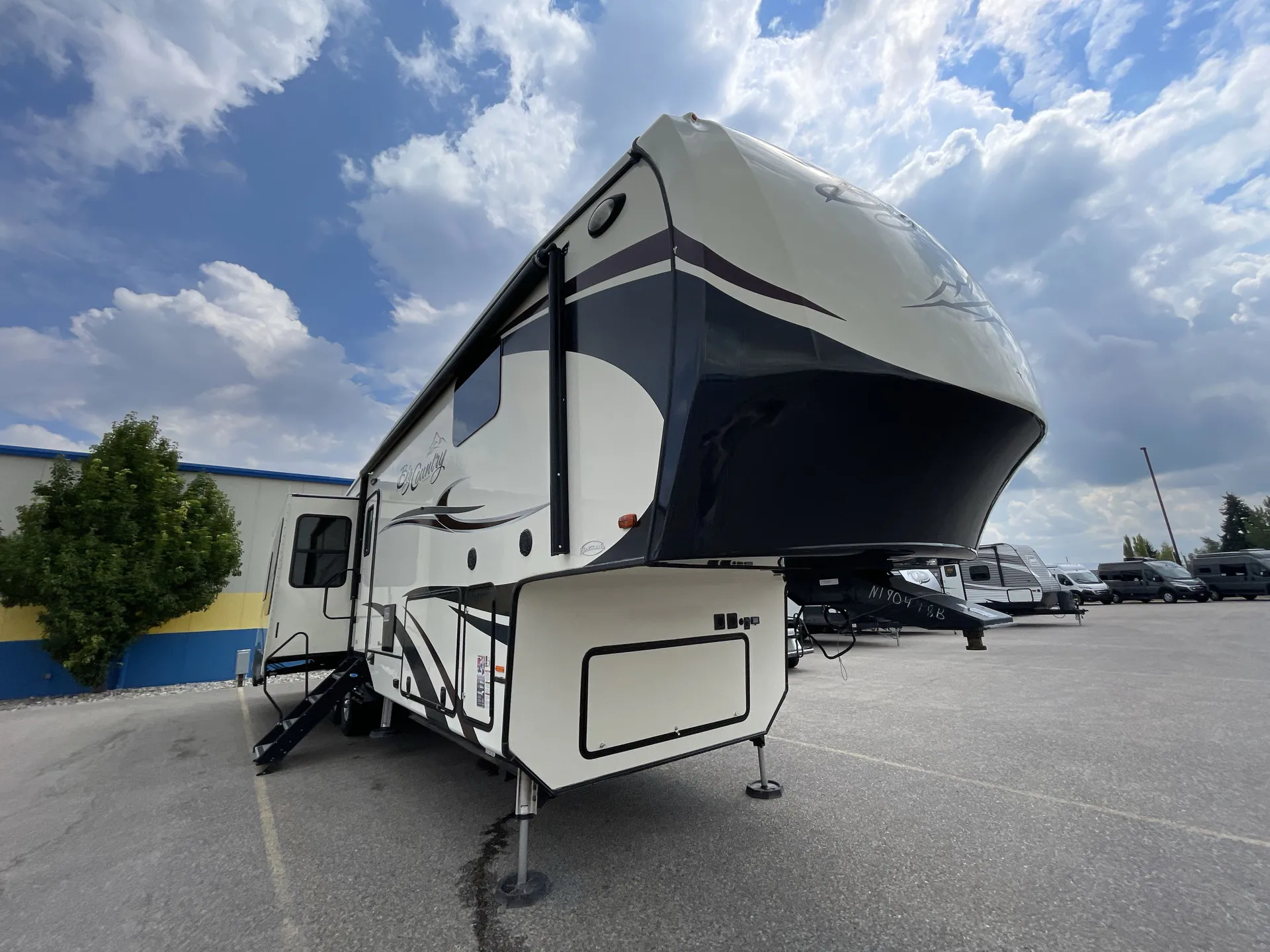 2017 Heartland Big Country 3560SS - Photo 2