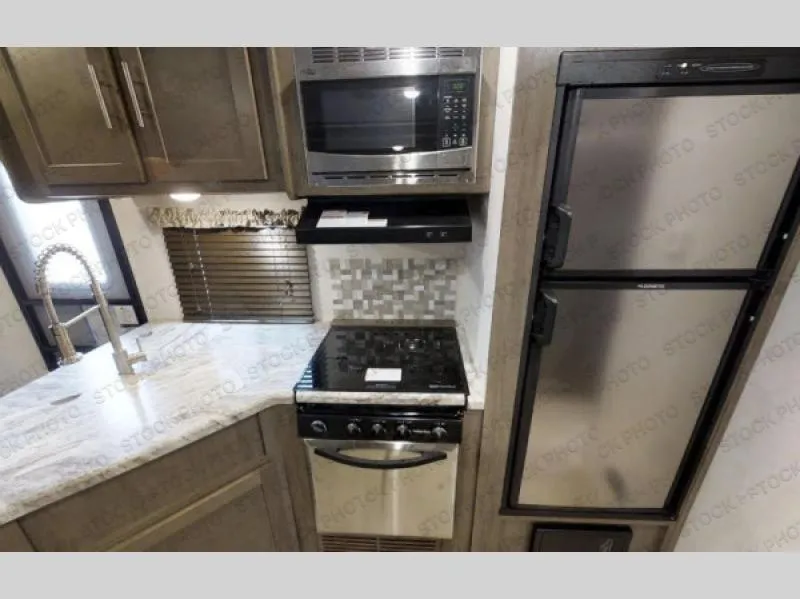 2018 Forest River RV Surveyor 243RBS - Photo 2