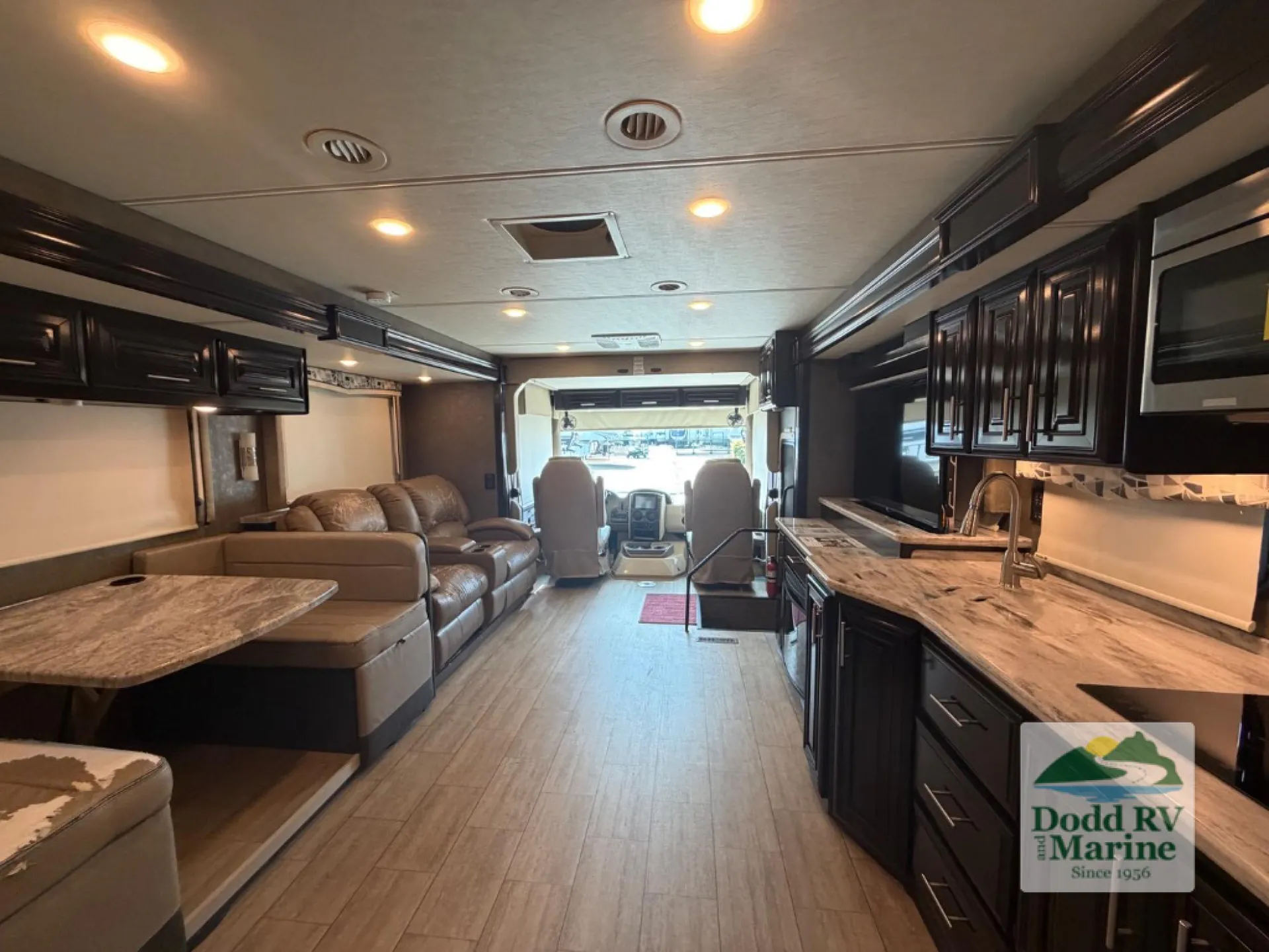2019 Thor Motor Coach Challenger 37FH - Photo 4