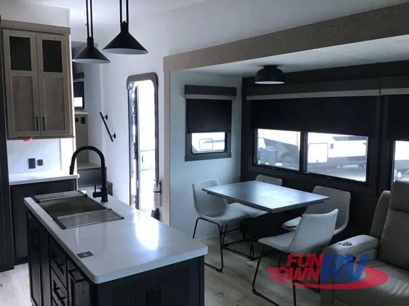 2026 Forest River Rockwood Signature 401SFB - Photo 4