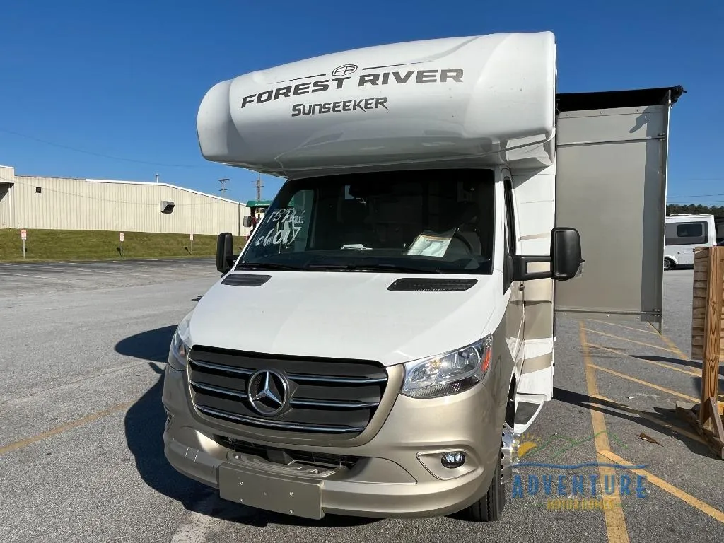 2025 Forest River Sunseeker MBS 2400DSB - Photo 3