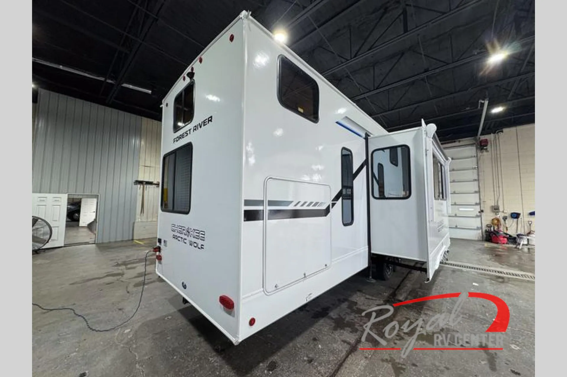 2026 Forest River Cherokee Arctic Wolf 331BH - Photo 3