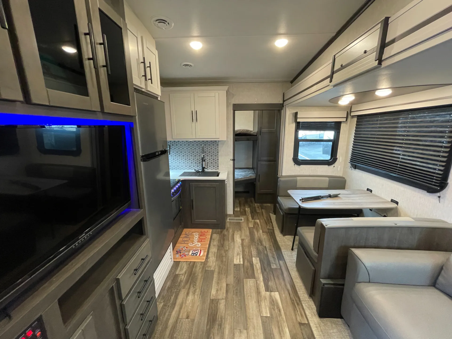 2024 CrossRoads Cruiser Aire CR28BH - Photo 2