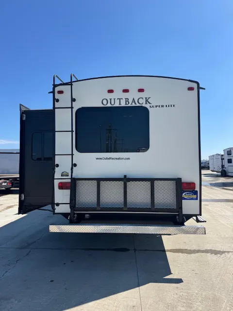 2017 Keystone Outback Diamond Super-Lite 332FK - Photo 4