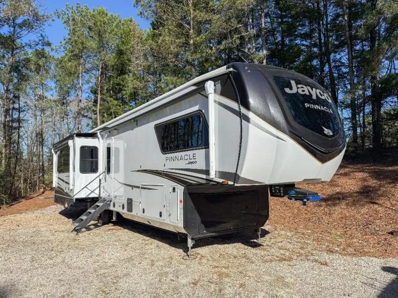2026 Jayco Pinnacle 38SSWS - Photo 2
