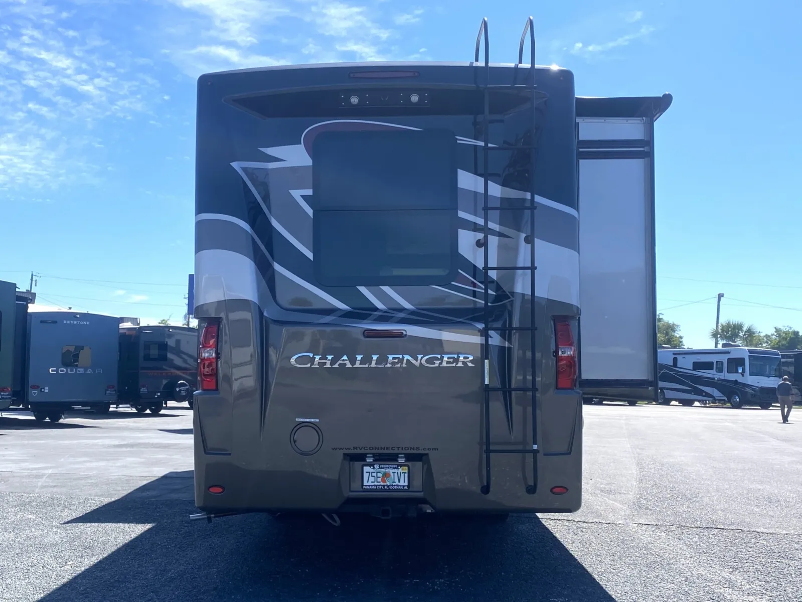 2023 Thor Motor Coach Challenger 35MQ - Photo 4