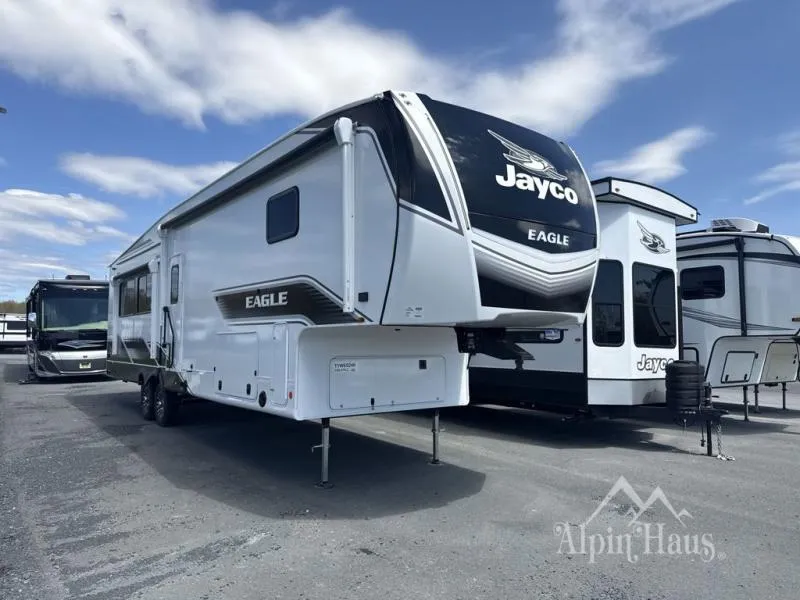 2026 Jayco Eagle 335LSTS - Photo 4