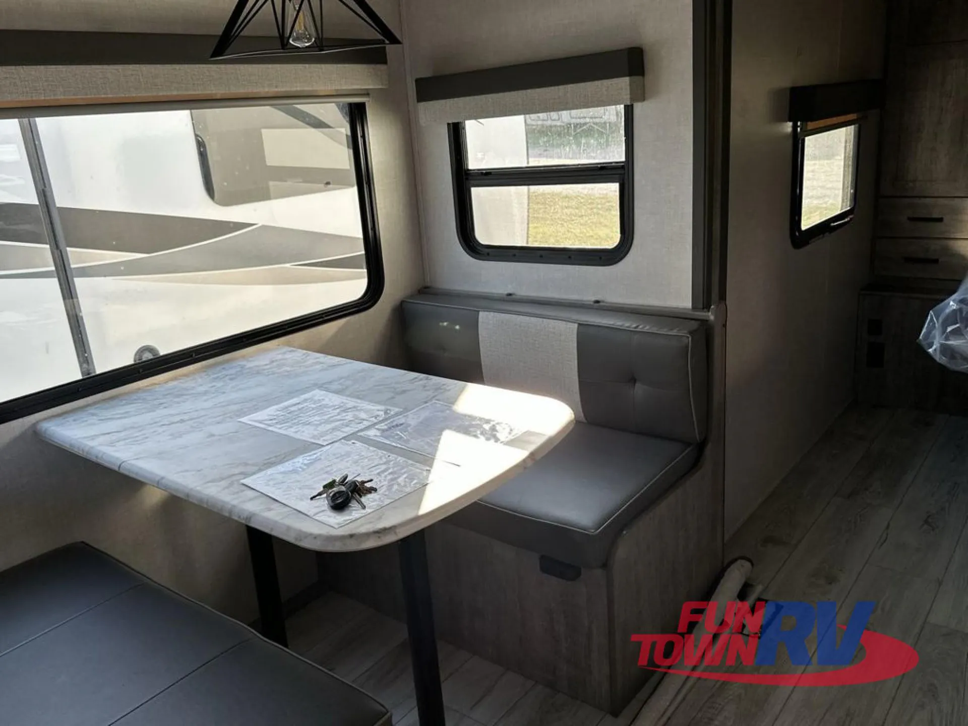 2023 Forest River Grand Surveyor 267RBSS — Photo 6