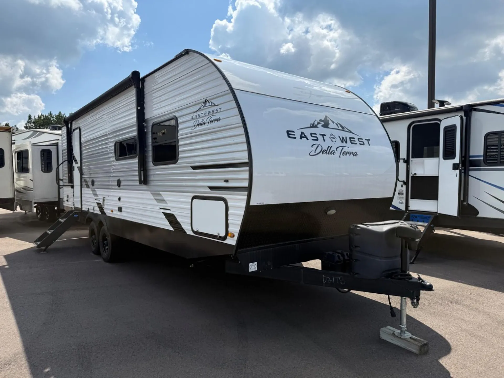 2022 East to West Della Terra 261RB - Photo 2
