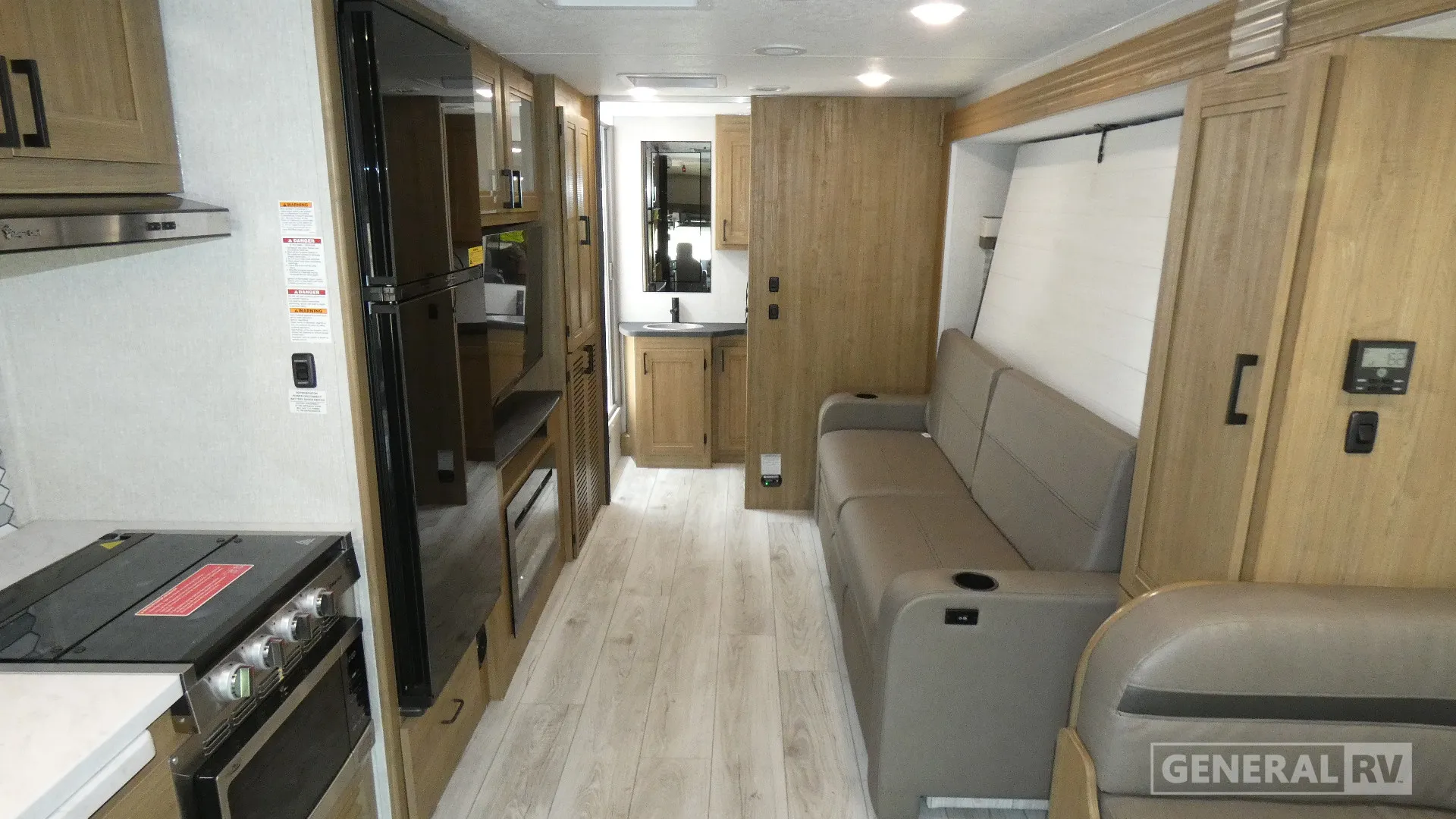 2025 Coachmen Leprechaun 260MB - Photo 3
