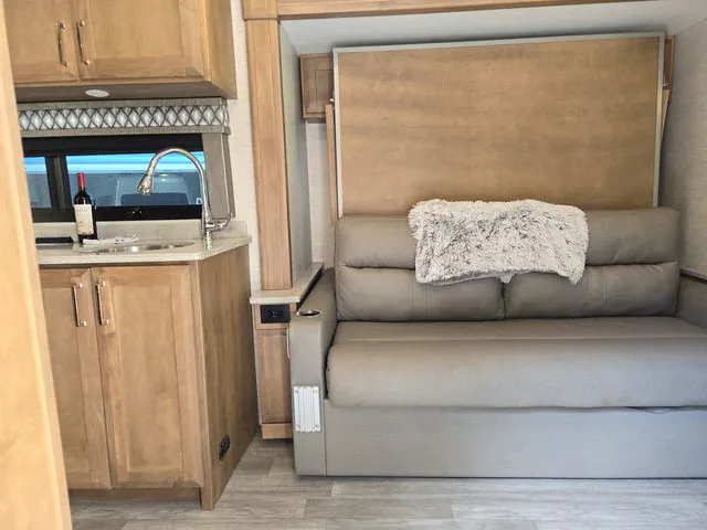 2023 Tiffin Wayfarer 25 JW, Photos photo 3