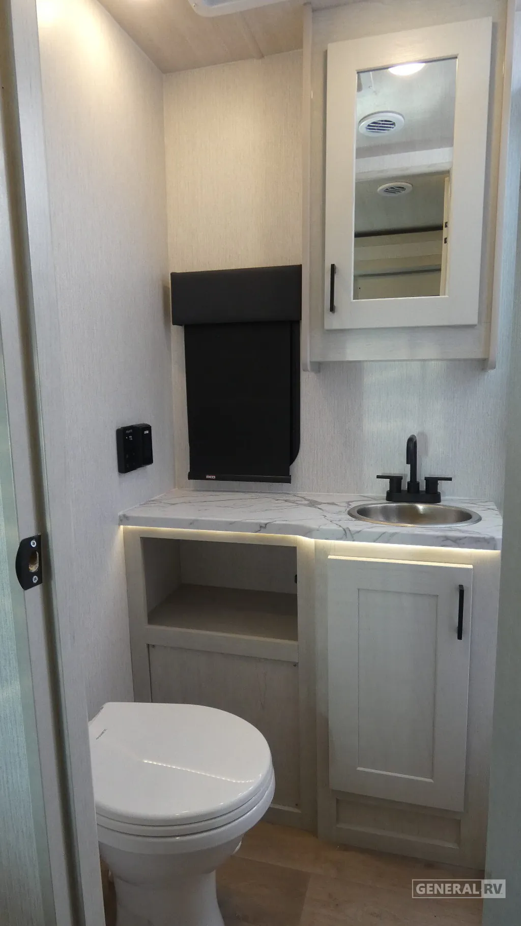 2027 Nexus Maximus 32MX, Photos photo 21