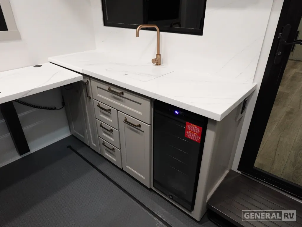 2025 Brinkley Model G 3250, Photos photo 32