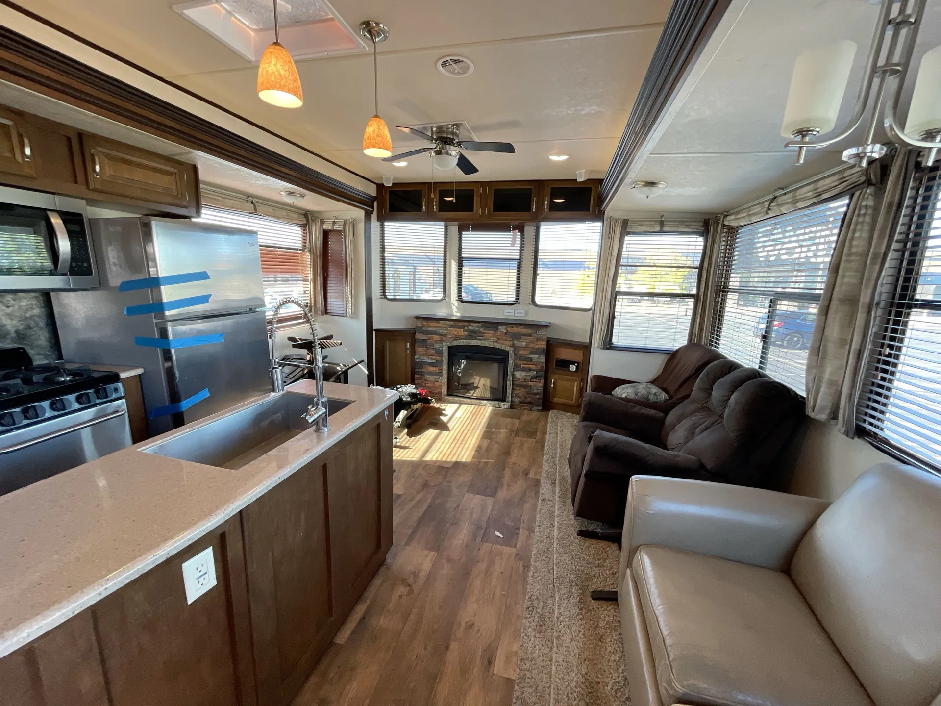 2018 Forest River Wildwood Lodge 385FLBH — living area main