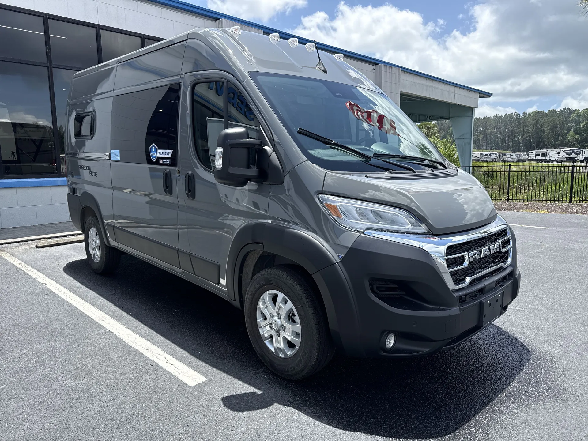 2027 Thor Motor Coach Freedom Elite Van 17D - Photo 2
