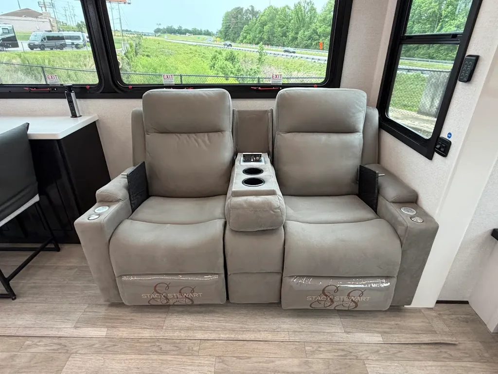 2026 Jayco Pinnacle 36FBTS, Photos photo 16