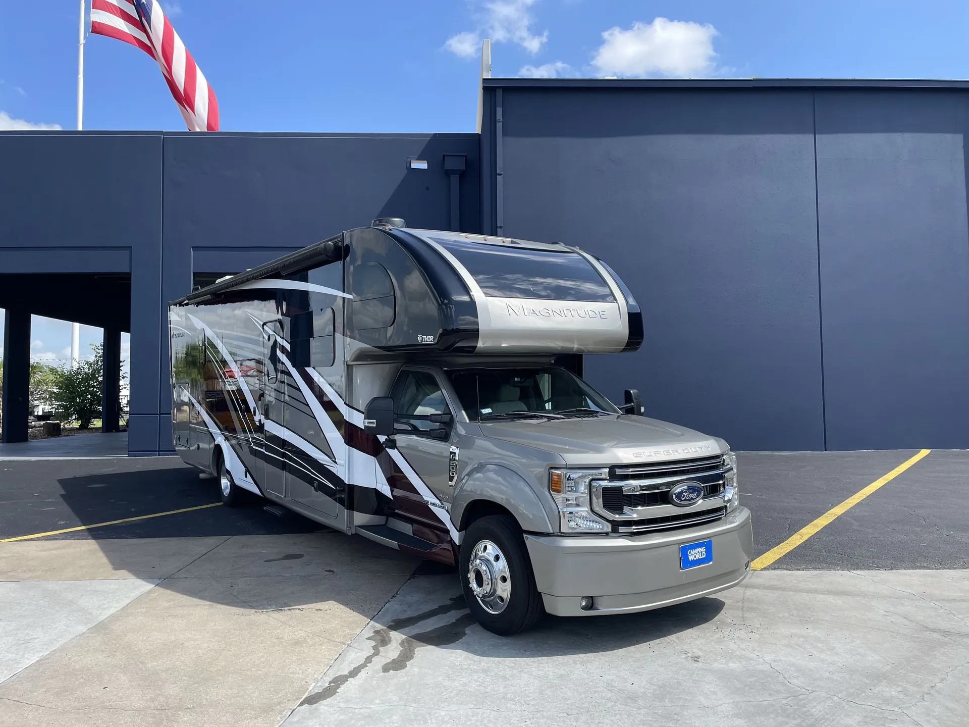2023 Thor Motor Coach Magnitude RS36