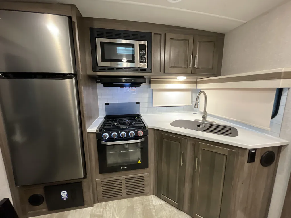 2023 Forest River Rockwood Ultra Lite 2614BS, Photos photo 11