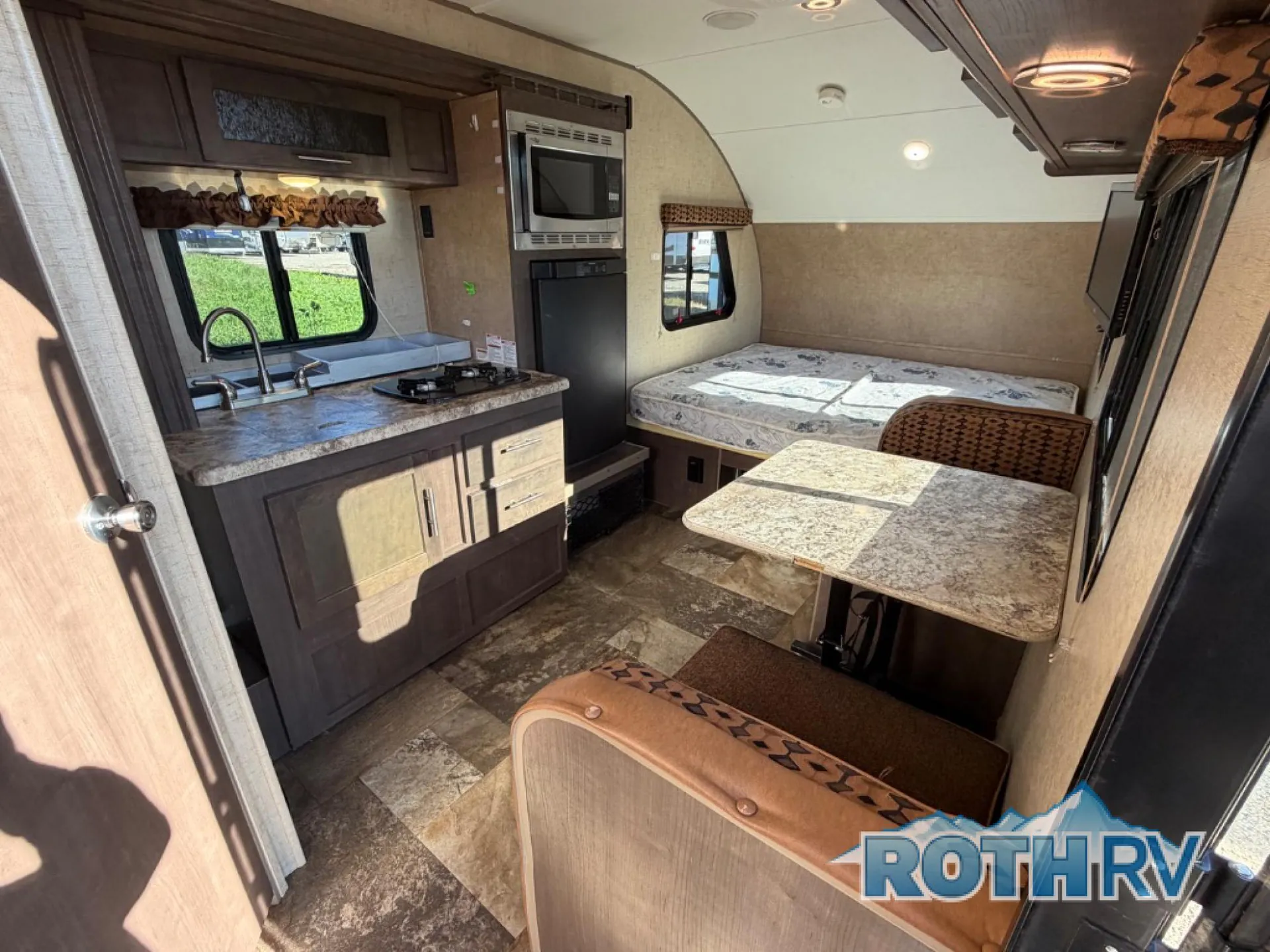 2016 Forest River R-Pod RP-180 — Photo 6