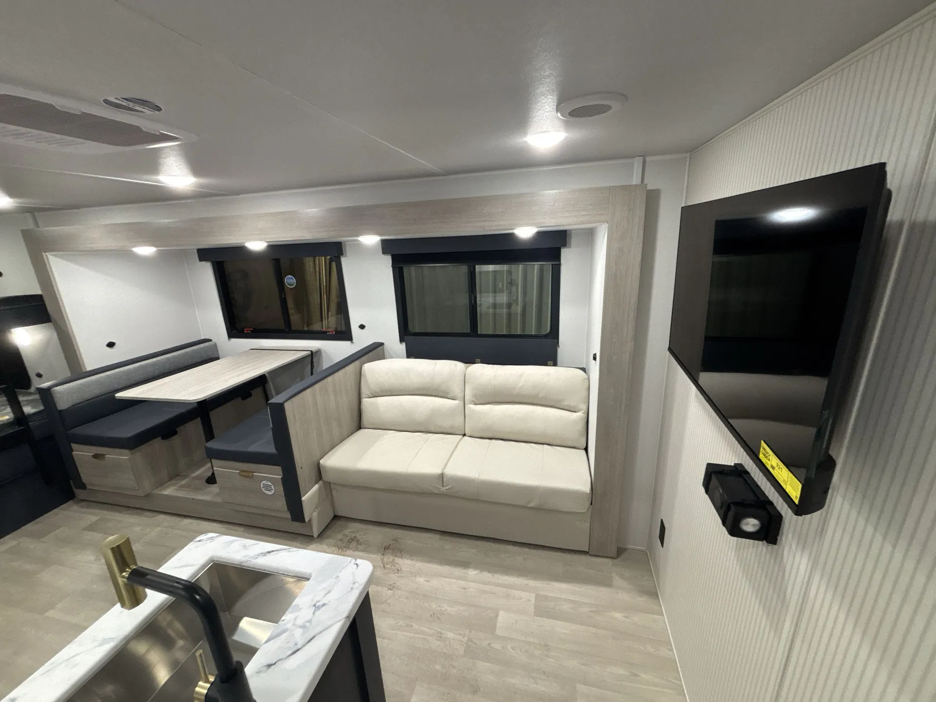 2026 East to West Acclaim 2700BH — living area main