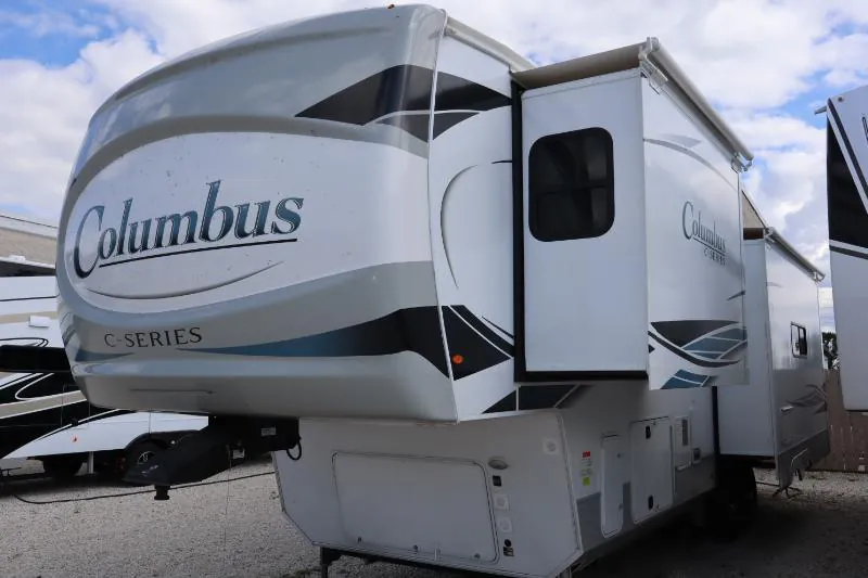 2022 Palomino Columbus 299RL dealer photo 3 from Kunes RV