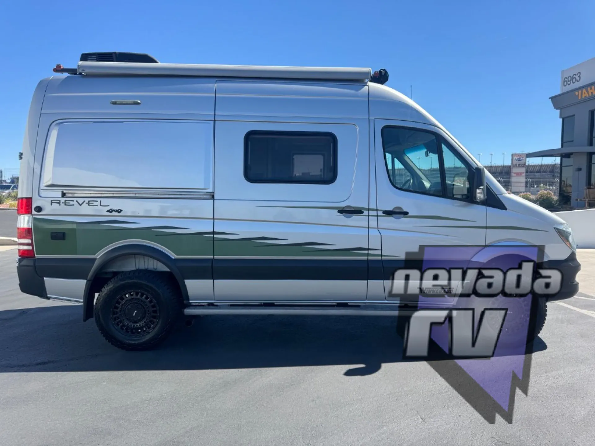 2019 Winnebago Revel 44E - Photo 3