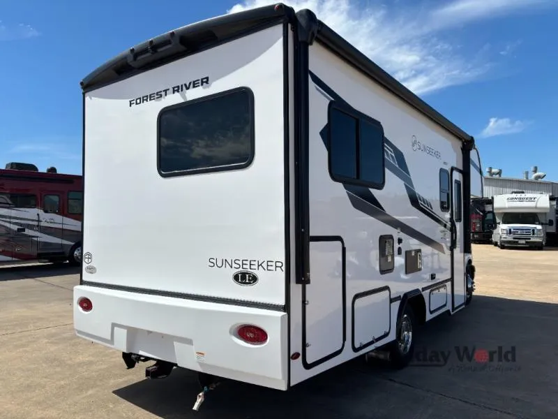 2026 Forest River Sunseeker LE 2350LE CHEVY - Photo 3