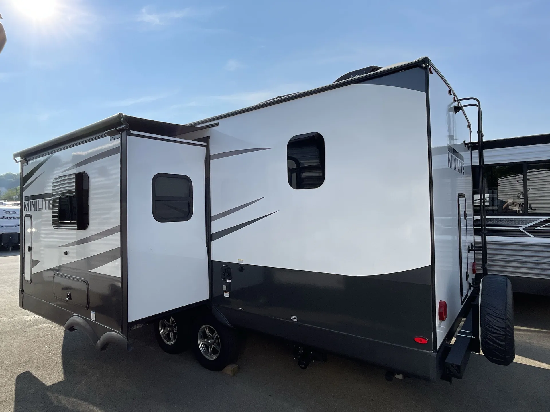 2024 Forest River Rockwood Mini Lite 2509S — backside