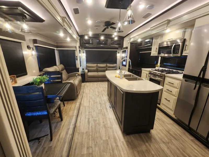 2021 Jayco Pinnacle 36FBTS, Photos photo 3