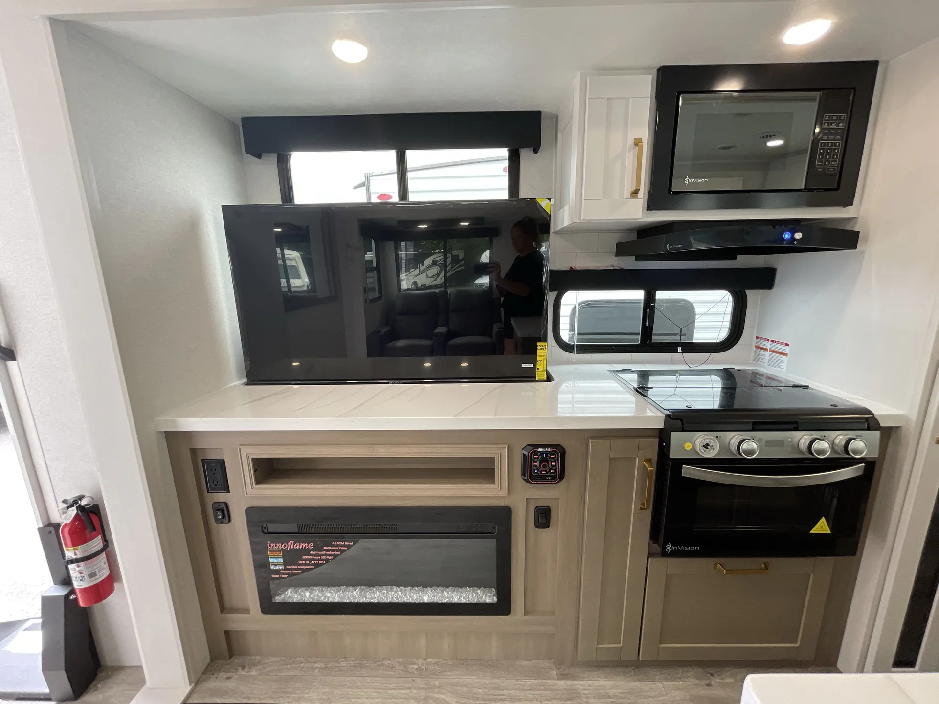 2027 Jayco Eagle 320MKTS - Photo 3
