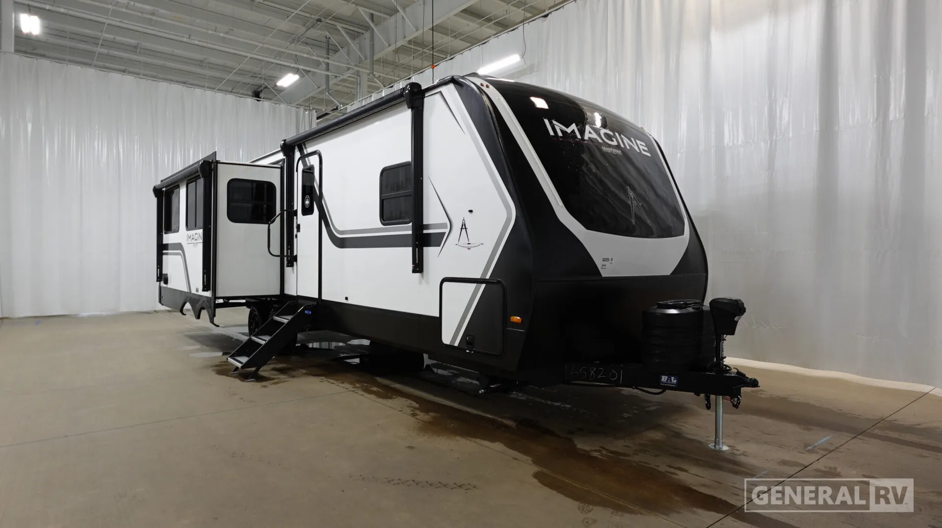 2026 Grand Design Imagine 2970RL - Photo 2