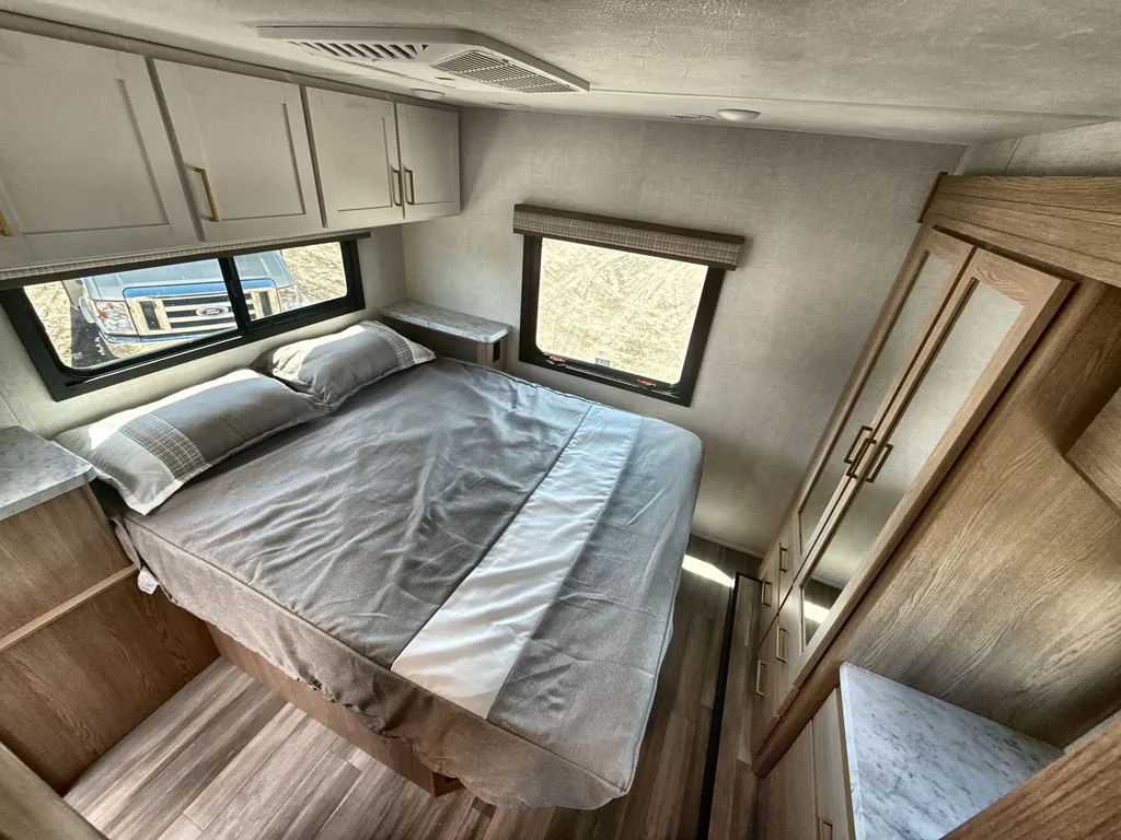 2027 Thor Motor Coach Freedom Elite 31FE, Photos photo 10