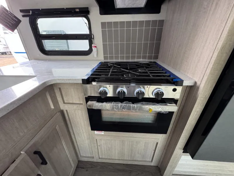2026 Coachmen Catalina Legacy Edition 273DBHCK, Photos photo 13