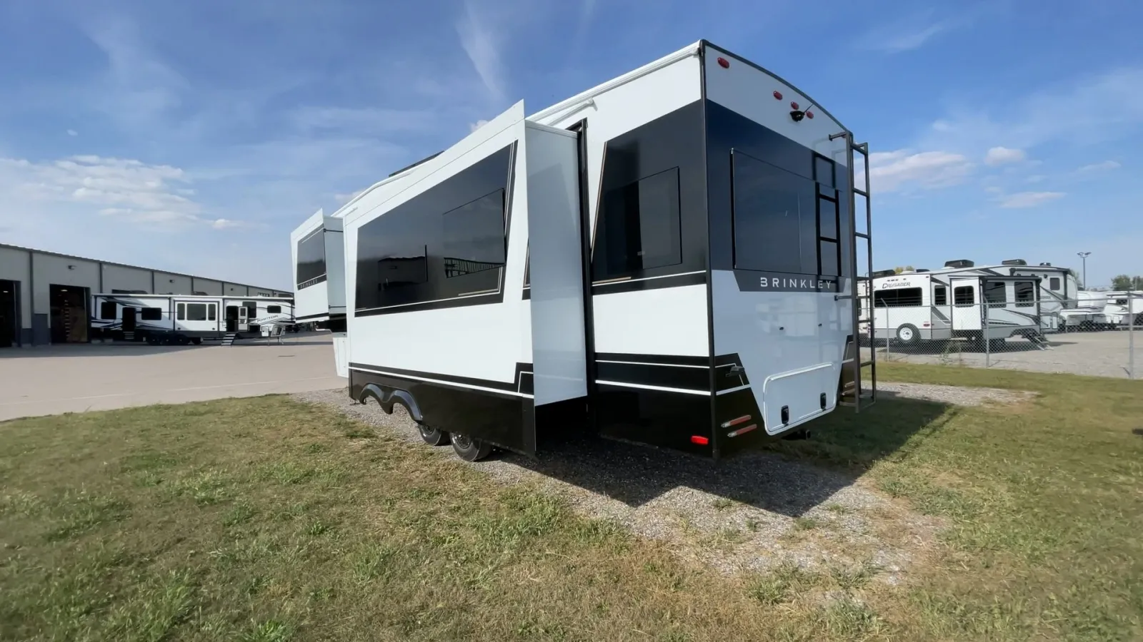 2026 Brinkley Model Z 2900 - Photo 4