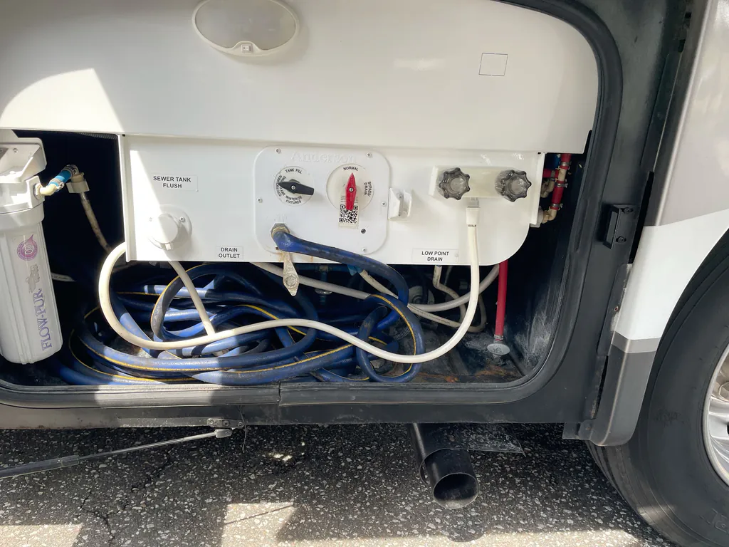 2017 Thor Motor Coach Challenger 37YT, Photos photo 27