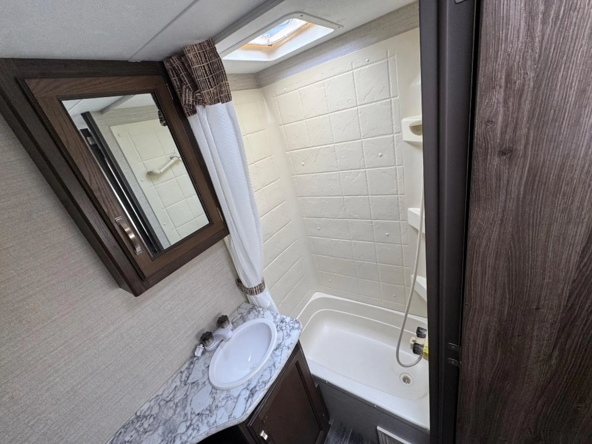 2019 Keystone Bullet Crossfire 2190EX - Photo 4