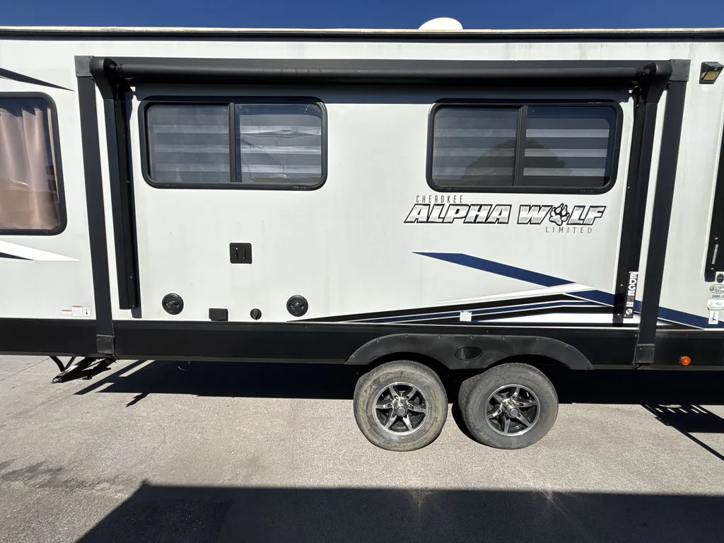 2021 Forest River Cherokee Alpha Wolf 26RL-L, Photos photo 19