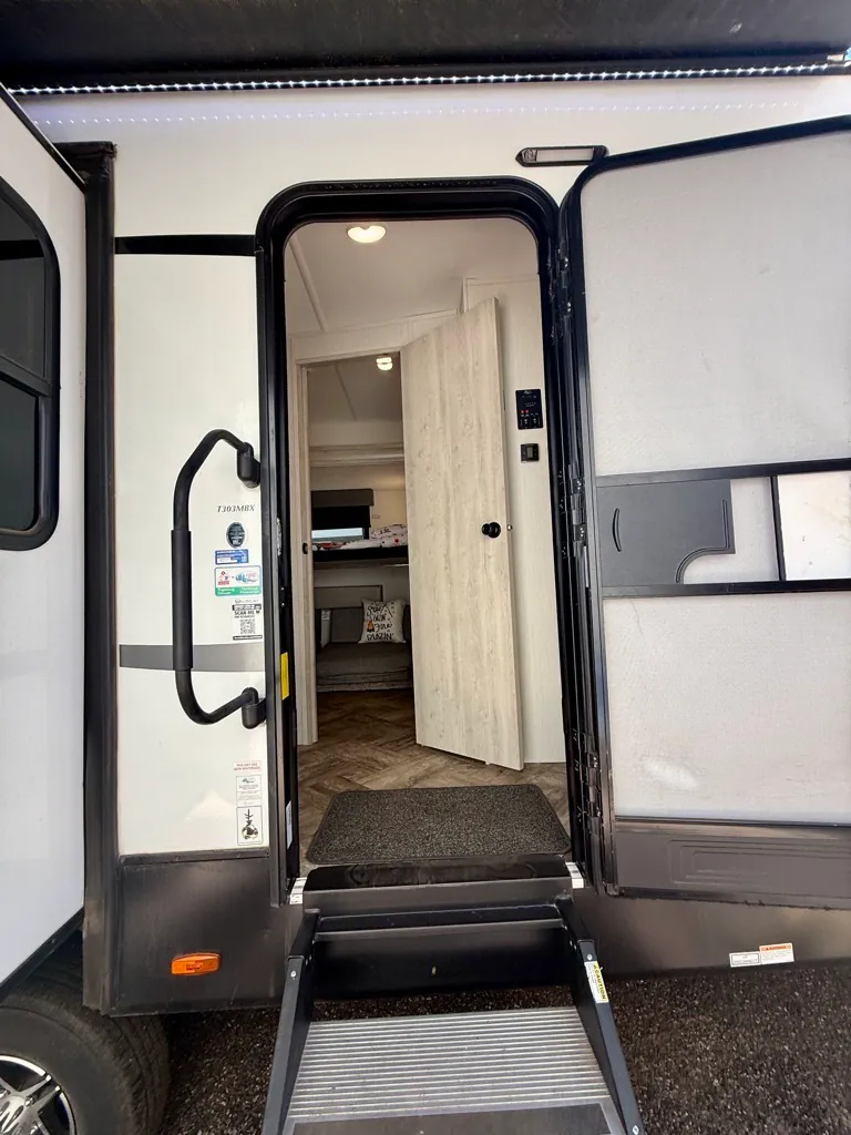 2023 Forest River Wildcat 303MBX, Photos photo 11