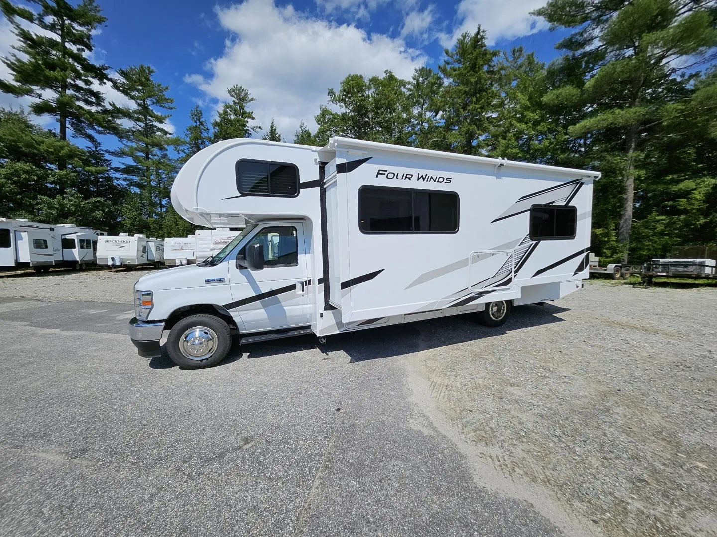 2025 Thor Motor Coach Four Winds 27P - Photo 4