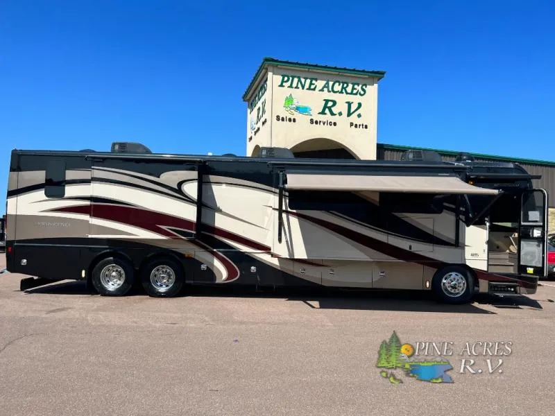 2015 Fleetwood RV Providence Used    42M only 027,446 Miles - Photo 2