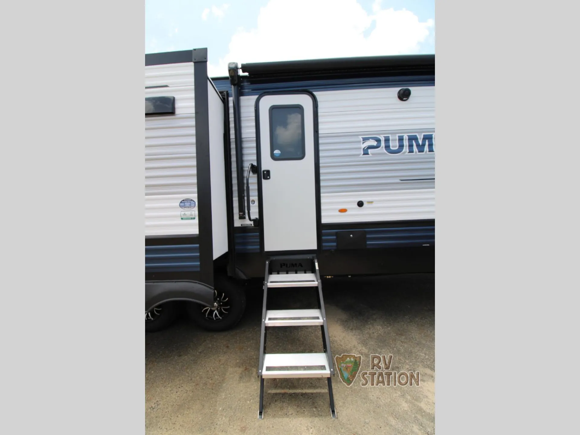 2027 Forest River Puma 32BHFS — Photo 5