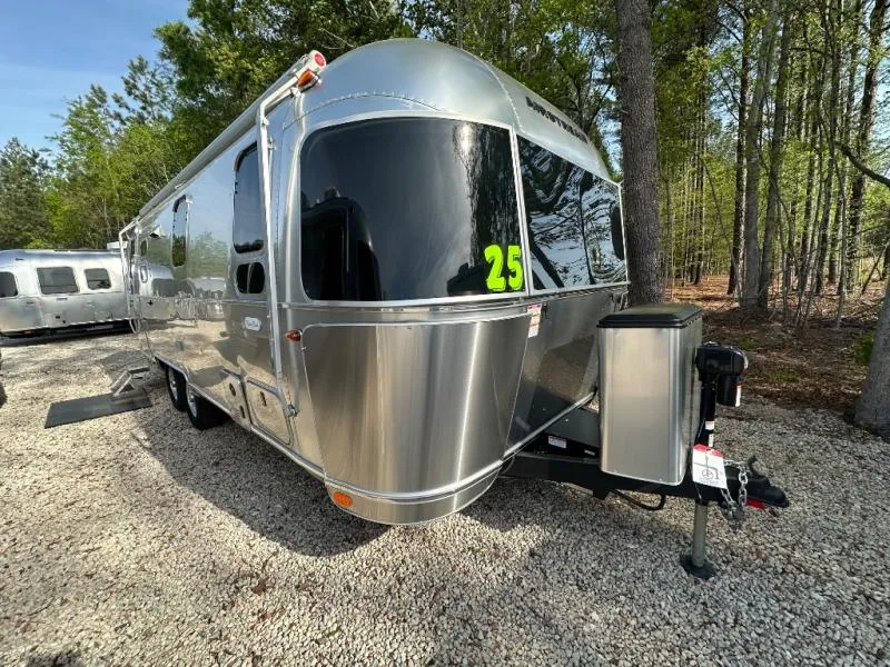 2026 Airstream Flying Cloud 25FB - Photo 3