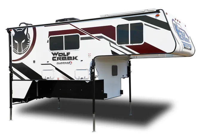 Wolf Creek 910 exterior
