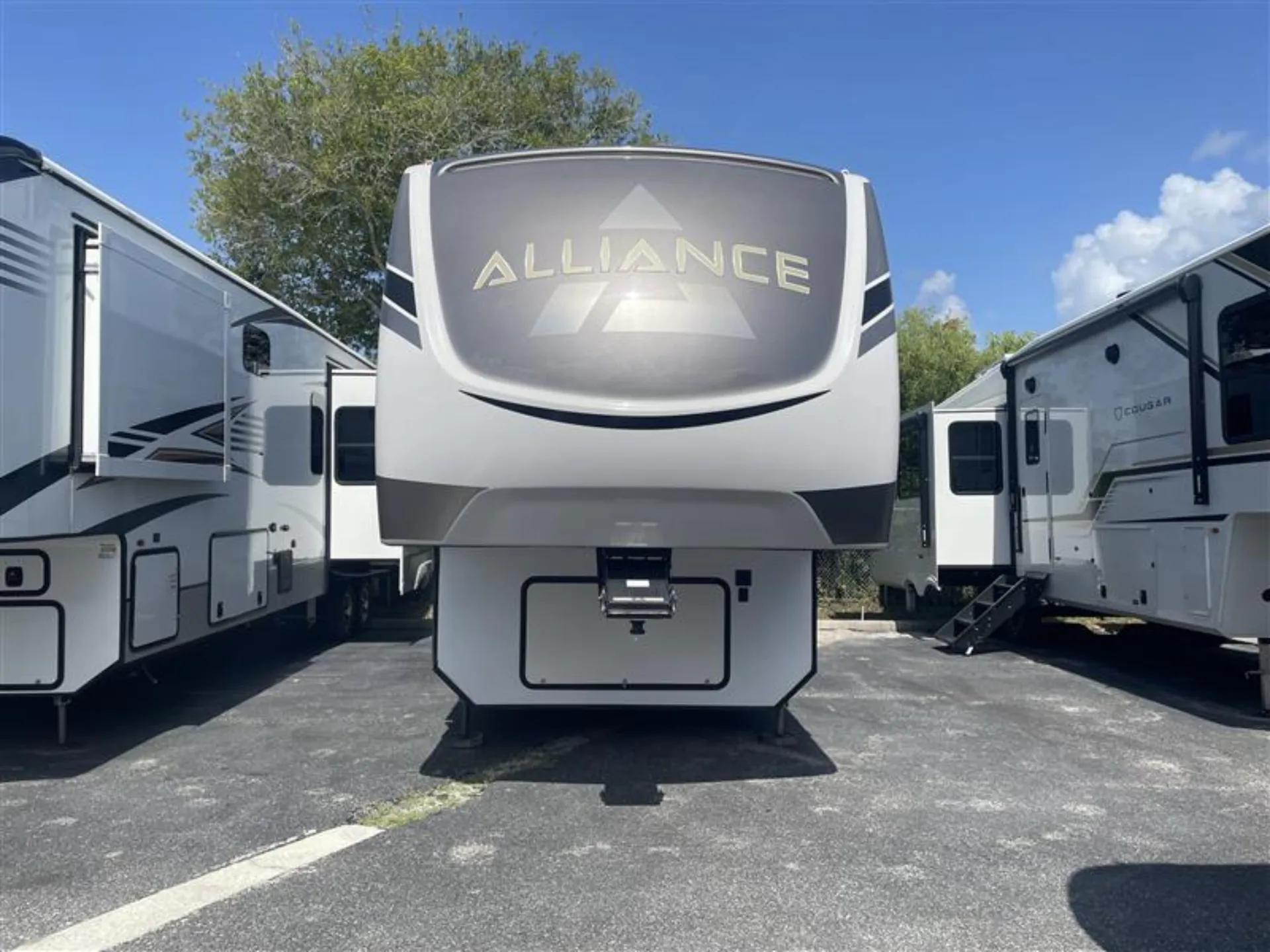 2021 Alliance RV Paradigm 365RD - Photo 2