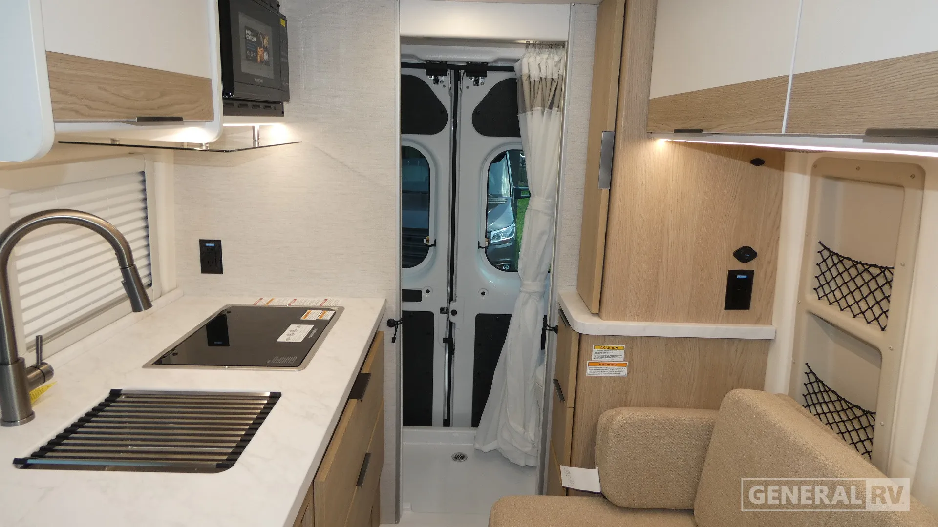 2027 Thor Motor Coach Scope 18M - Photo 3