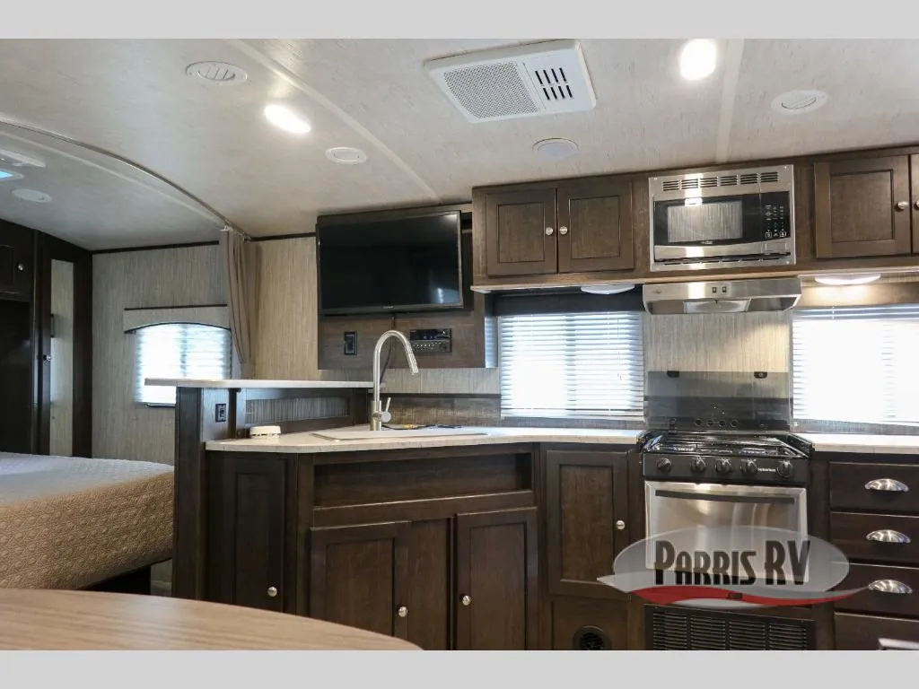 2019 Cruiser RV Shadow Cruiser 225RBS - Photo 3